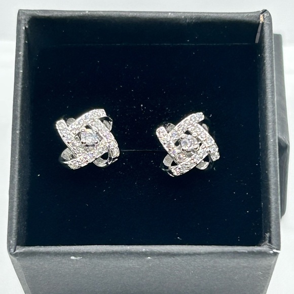 925 Sterling Silver and Cubic Zirconia Swirl Stud  earrings . **New In Box ** - Picture 5 of 6